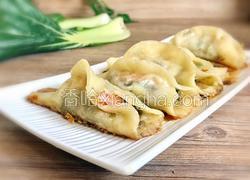 酸菜虾仁锅贴