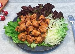 甜辣味蜂蜜炸鸡沙拉