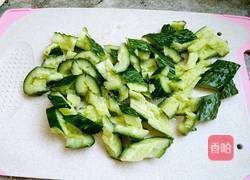 炝拌黄瓜的做法图解3