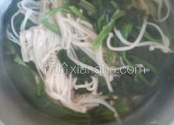 菠菜金针菇汤