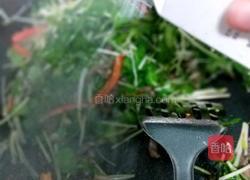 芹菜炒牛肉 的做法图解10