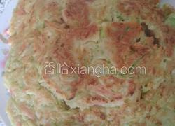 西葫芦火腿饼子外酥里嫩宝宝超爱吃的