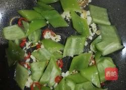 青椒炒鱿鱼的做法图解5