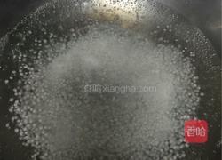 香梨银耳西米汤的做法图解3