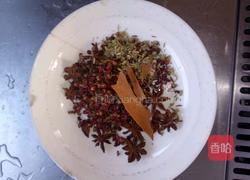 蒸包（白菜五花肉馅）的做法图解2