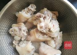 酱猪蹄的做法图解1