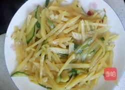 清香土豆丝(请忽略我的刀功)的做法图解3