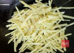 清香土豆丝(请忽略我的刀功)的做法图解1
