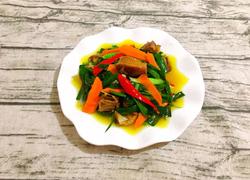 风鸭肉炒蒜苗
