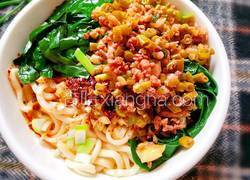 酸豆角肉沫油泼干拌面