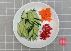 黄瓜拌银耳的做法图解2