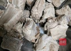 排骨炖土豆的做法图解1