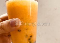 鲜榨哈密瓜百香果汁