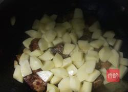 土豆炖排骨的做法图解9