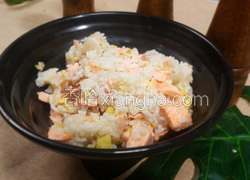 鲑鱼培根蛋焖饭