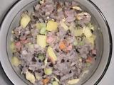 菠萝蛋炒杂粮饭的做法[图]