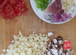 香菇土豆面的做法图解1