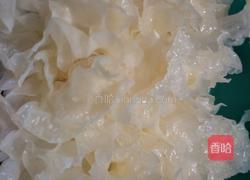 银耳红枣汤的做法图解1
