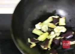 茄子尖椒的做法图解2