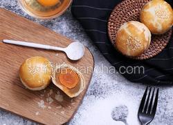 莲蓉蛋黄酥