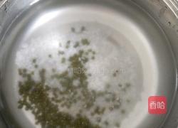 大米绿豆粥的做法图解3