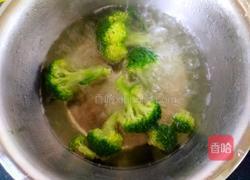 西蓝花炒黑米饭的做法图解4