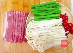培根金针菇卷的做法图解1