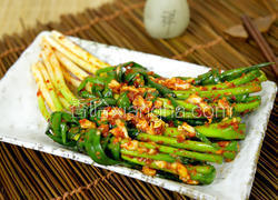 炎热的夏天，尝尝超爽口的小葱泡菜吧