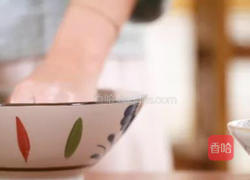 足球小圆子||美食世界杯，在绿茵场里吃一口冰镇"足球"压惊的做法图解3