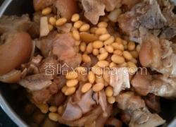 黄豆焖猪蹄