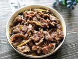 云耳金针菇蒸牛肉的做法[图]