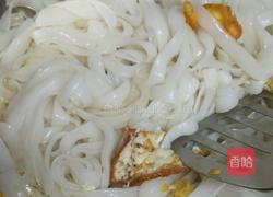 鸡蛋豆芽炒粉的做法图解3