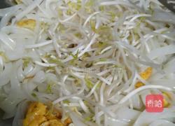 鸡蛋豆芽炒粉的做法图解4