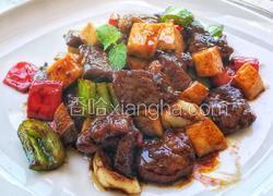 烧汁蘑菇炒牛肉粒