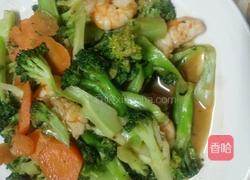 西兰花炒虾仁的做法图解4