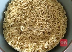 炒方便面的做法图解1