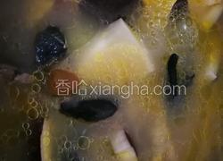 椰子乌鸡薏米汤
