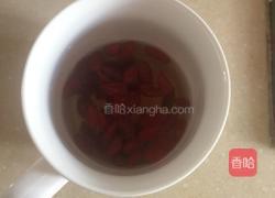枸杞生梨汁的做法图解1