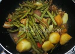 五花肉炖豆角土豆