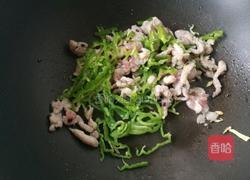 青椒炒肉丝的做法图解2