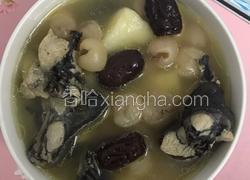 乌鸡桂圆红枣汤