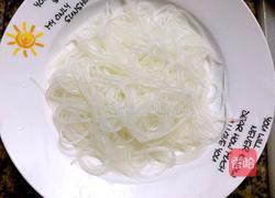 包菜炒粉丝的做法图解5