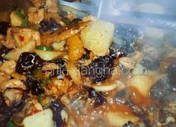 不太像黄焖鸡的黄焖鸡米饭