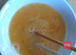 西红柿炒鸡蛋的做法图解1