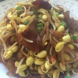 黄豆芽炒肉的做法[图]