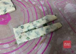 煎葱花饼（饺子皮利用起来）的做法图解7
