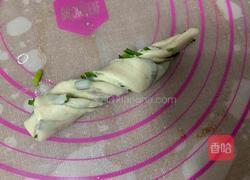 煎葱花饼（饺子皮利用起来）的做法图解8