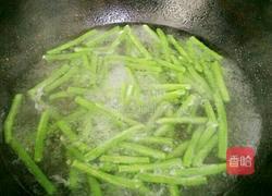 凉拌豆角的做法图解3