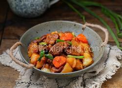 牛肉胡萝卜炖土豆