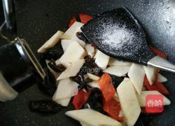 黑木耳炒山药的做法图解5